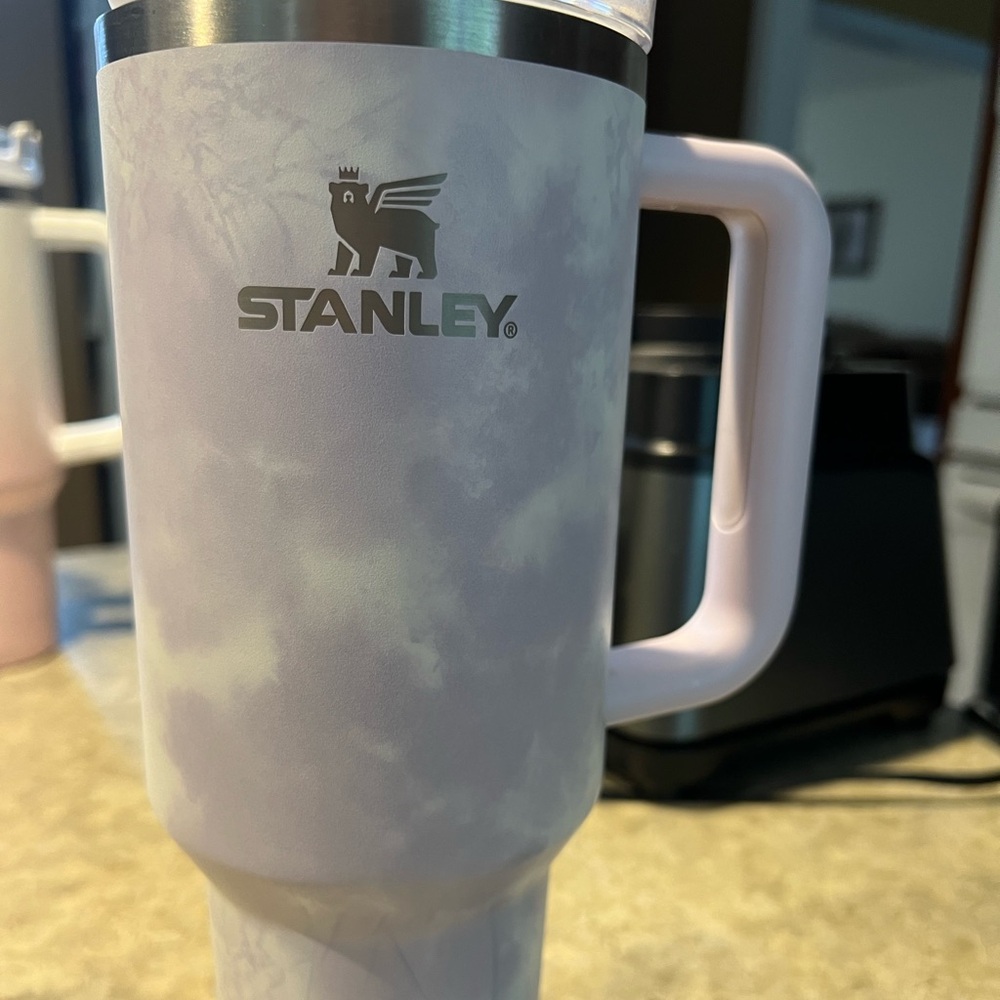 Light purple tie die Stanley 40 oz